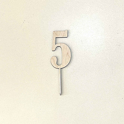 ტოპერი "ციფრი" ხის