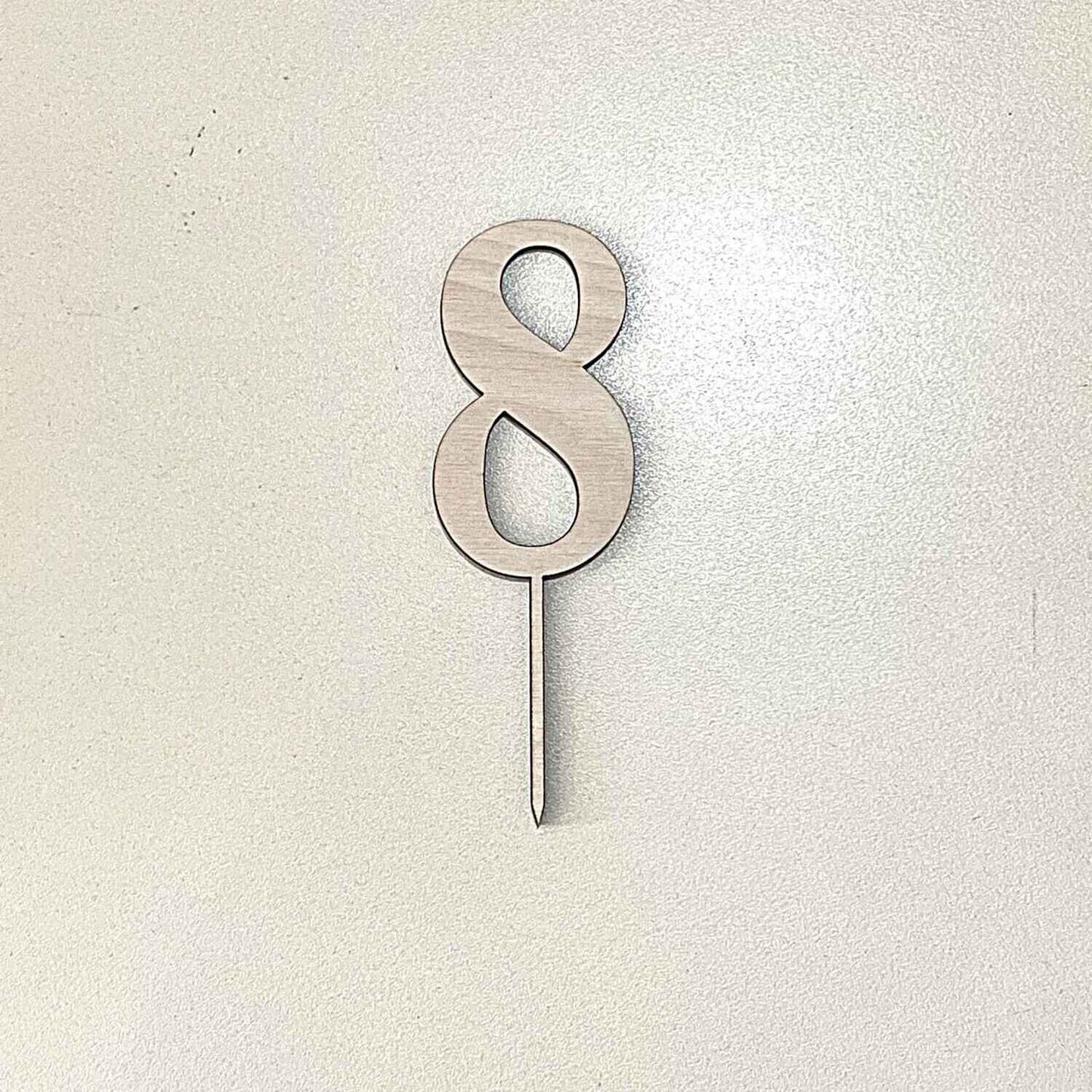 ტოპერი "ციფრი" ხის