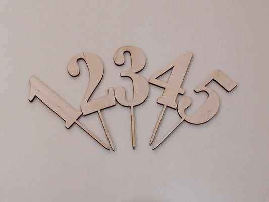 ტოპერი "ციფრი" ხის