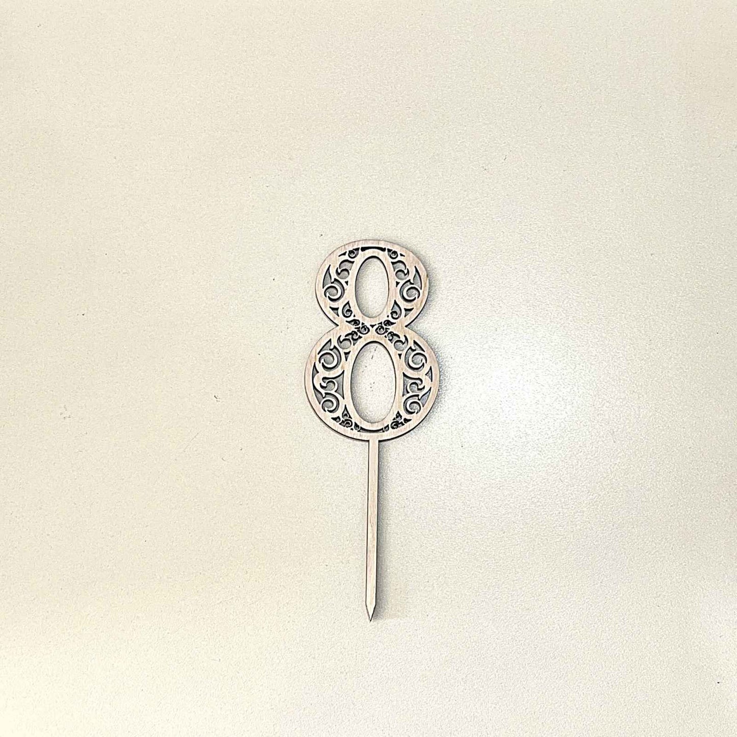 ტოპერი "ციფრი" ხის ჩუქურთმიანი