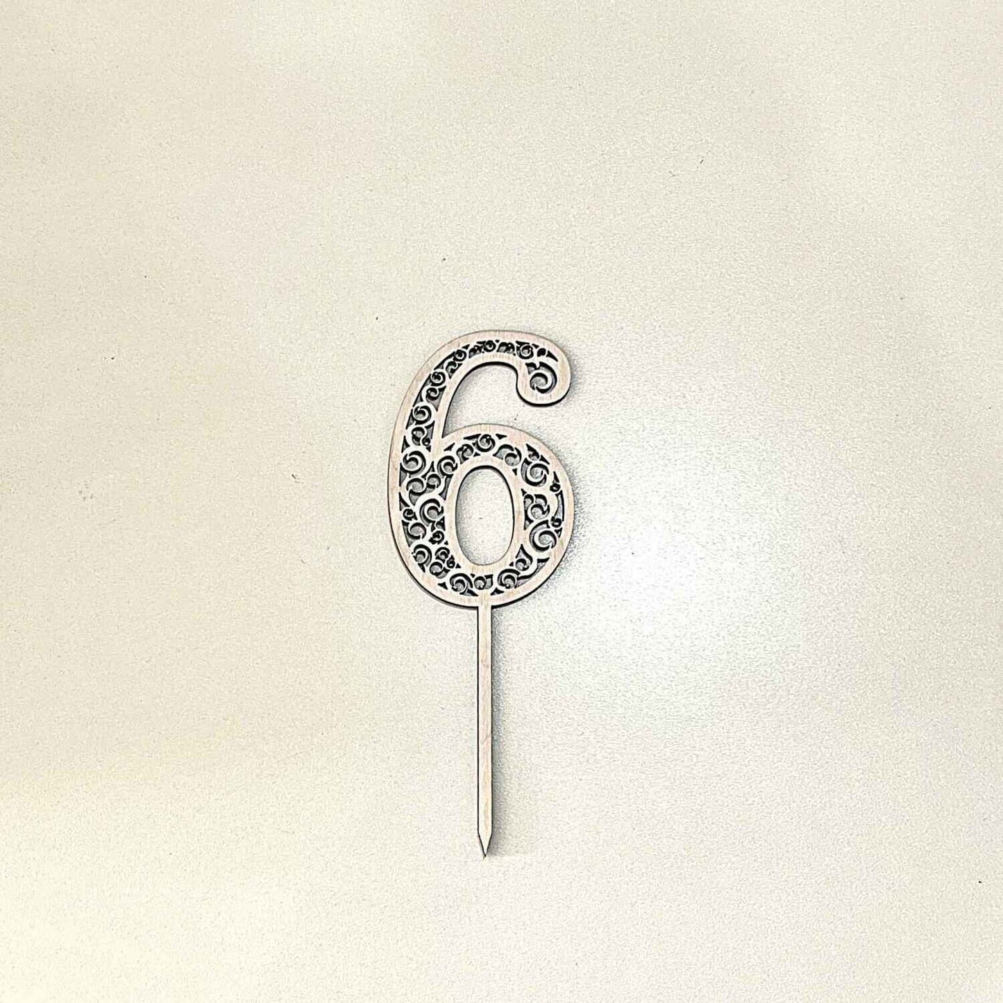 ტოპერი "ციფრი" ხის ჩუქურთმიანი