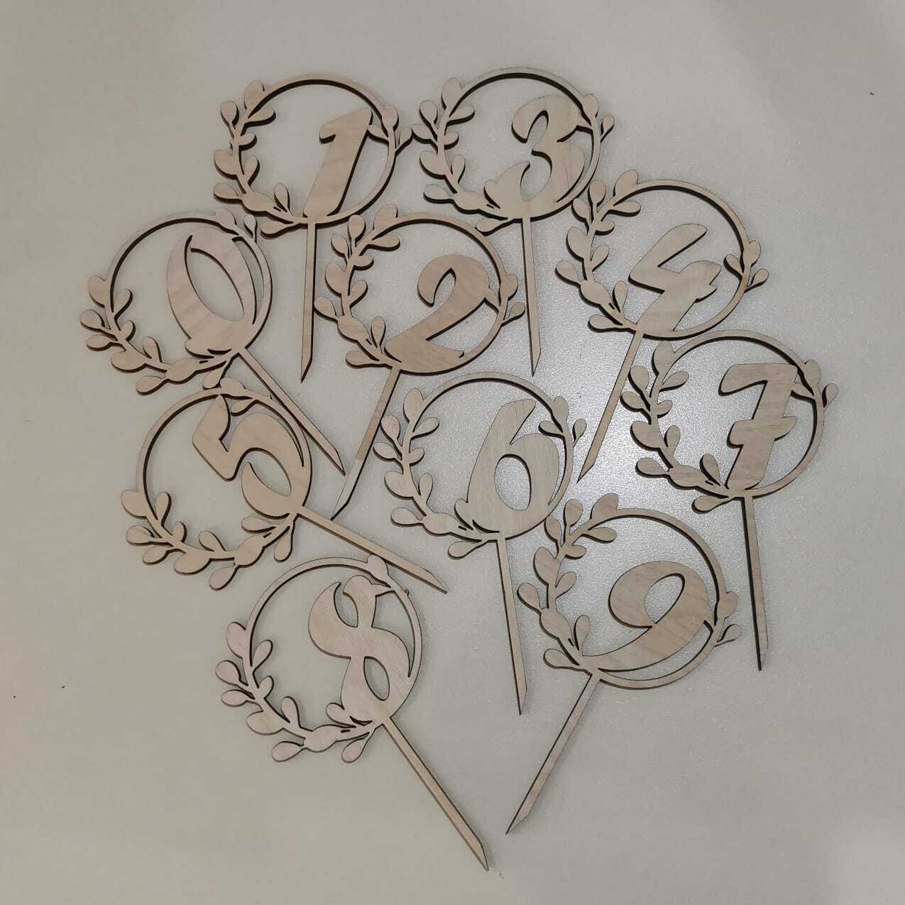 ტოპერი "ციფრი" ტოტიანი ხის